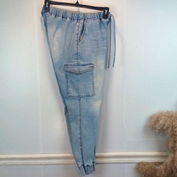 ALMOST FAMOUS stretch light wash denim joggers size large - Picture 9 of 12